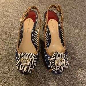 ✨NWOT✨Wedge polka dot sandals